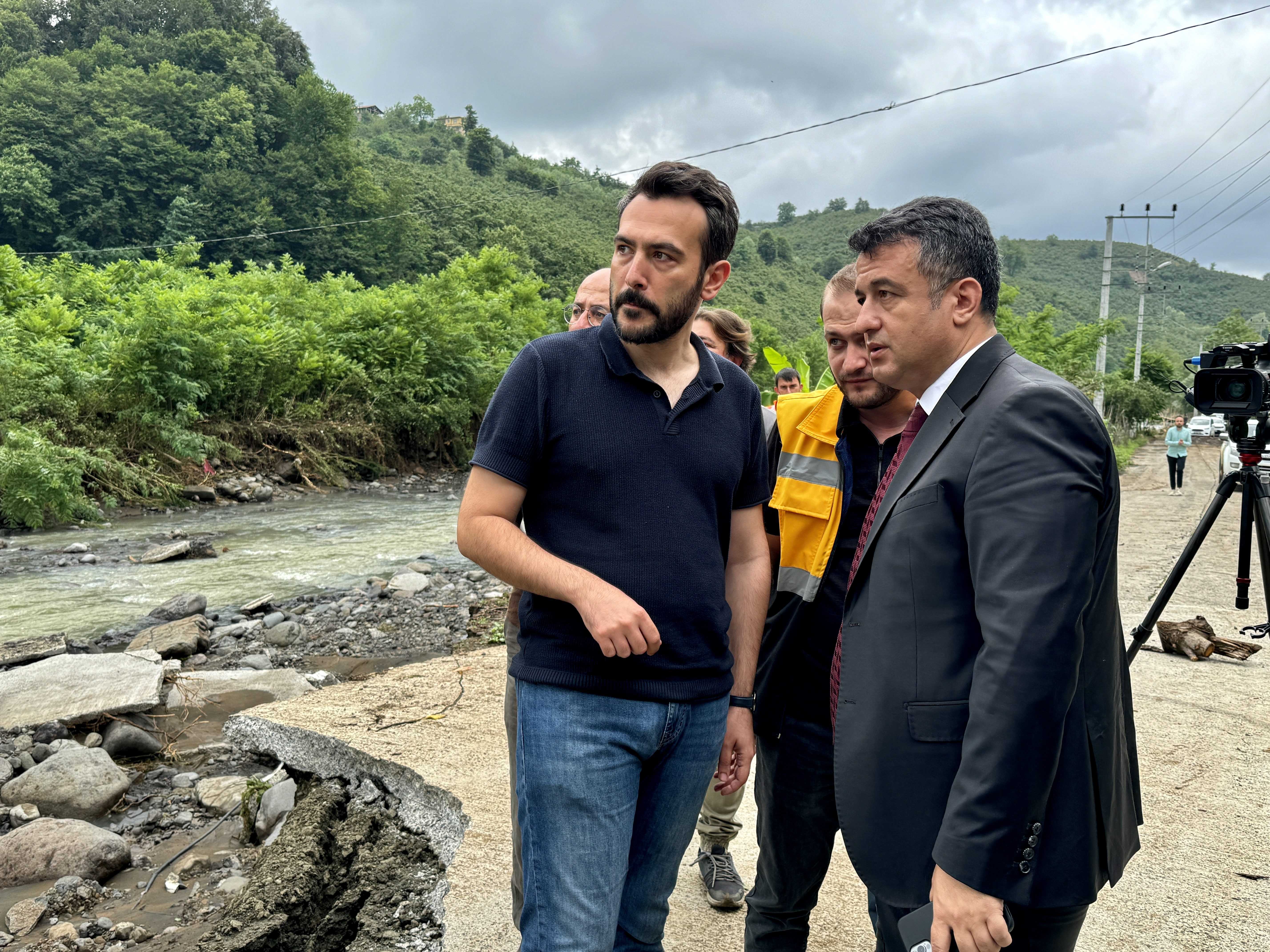 Samsun'da Sağanak Sonrası Çalışmalar Devam Ediyor 5 AA 20240708 35090136 35090134 SAMSUNDA SAGANAGIN ETKILI OLDUGU TERME ILCESINDE CALISMALAR SURUYOR