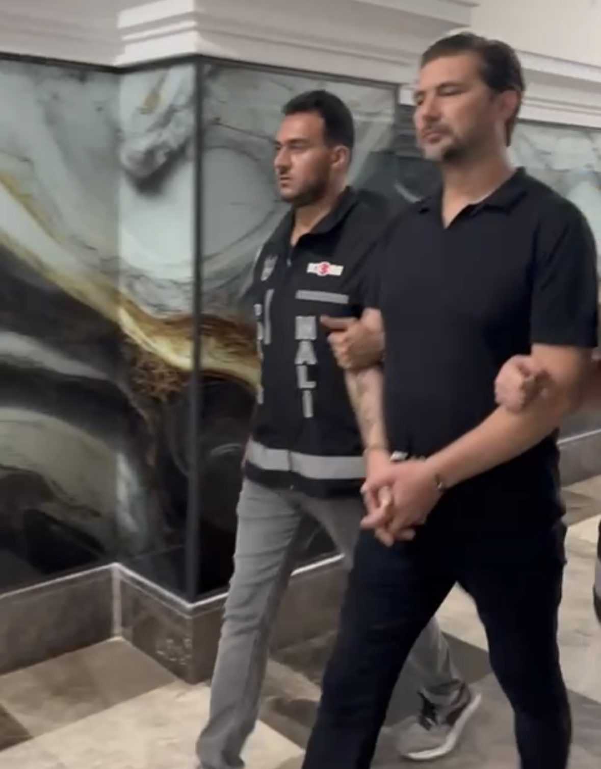 Neslim Güngen Soruşturmasında Şok: Vergi Müfettişi de Gözaltında! 5 AA 20240709 35093599 35093598 SOSYAL MEDYA FENOMENI NESLIM GUNGEN VE ESI GOZALTINA ALINDI 1