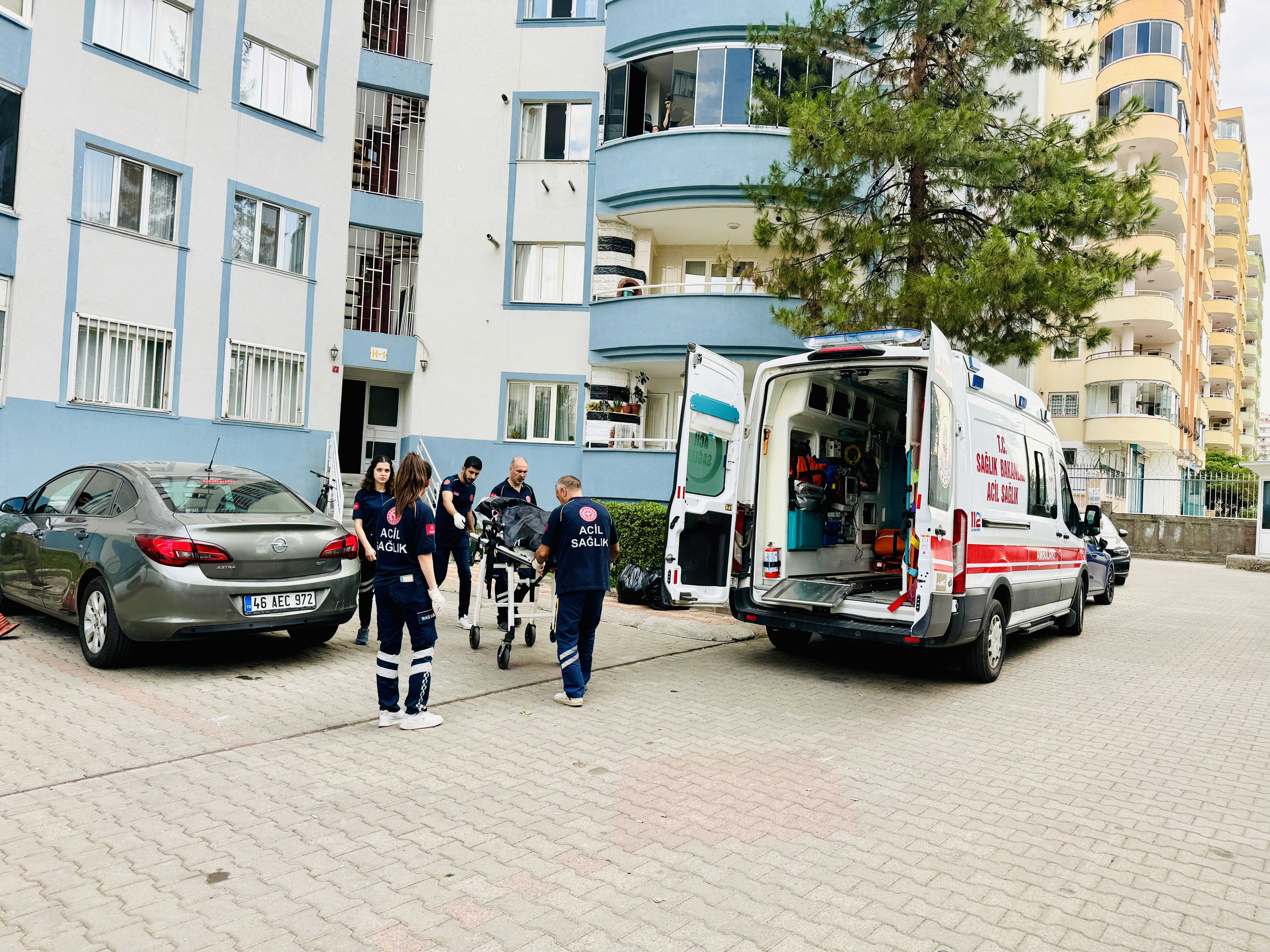 AA 20240709 35099107 35099106 DIYARBAKIRDA KADIN OGRETMEN ERKEK MESLEKTASINI OLDURDU