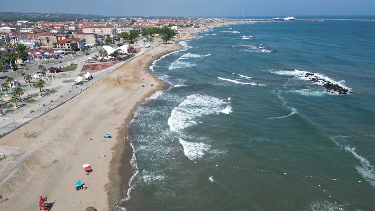 Sakarya Sahillerinde Denize Giriş Yasaklandı 1 AA 20240710 35104908 35104903 SAKARYA SAHILLERINDE DENIZE GIRISLER YASAKLANDI