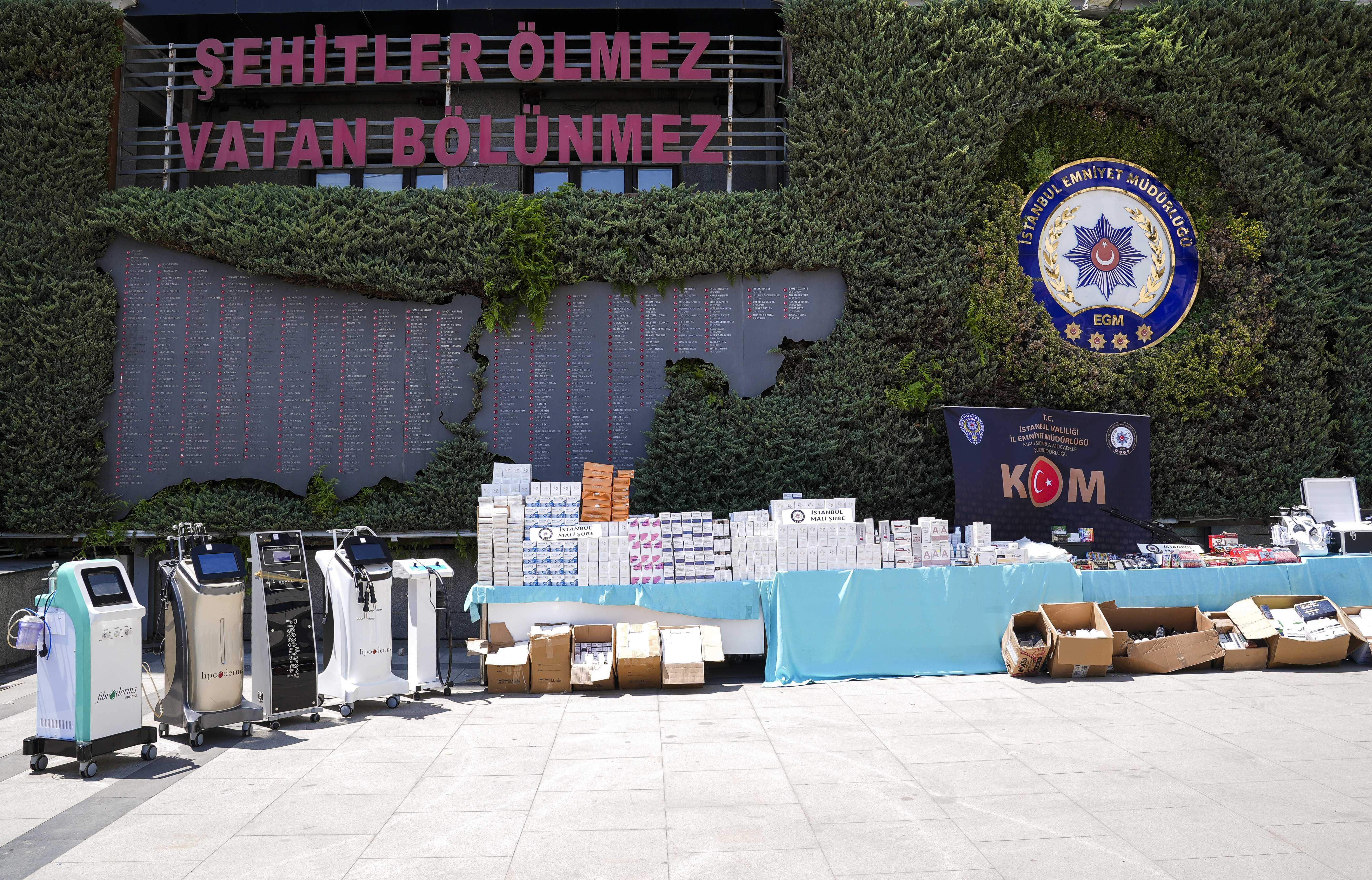Neslim Güngen ve İnanç Güngen Tutuklandı: 17 Şüpheli Hapiste 3 AA 20240710 35106502 35106499 KUYU8 OPERASYONLARINDA GOZALTINA ALINAN SUPHELI SAYISI 61E YUKSELDI 1