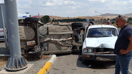 Sivas’ta Trafik Kazası: 3 Kişi Yaralandı