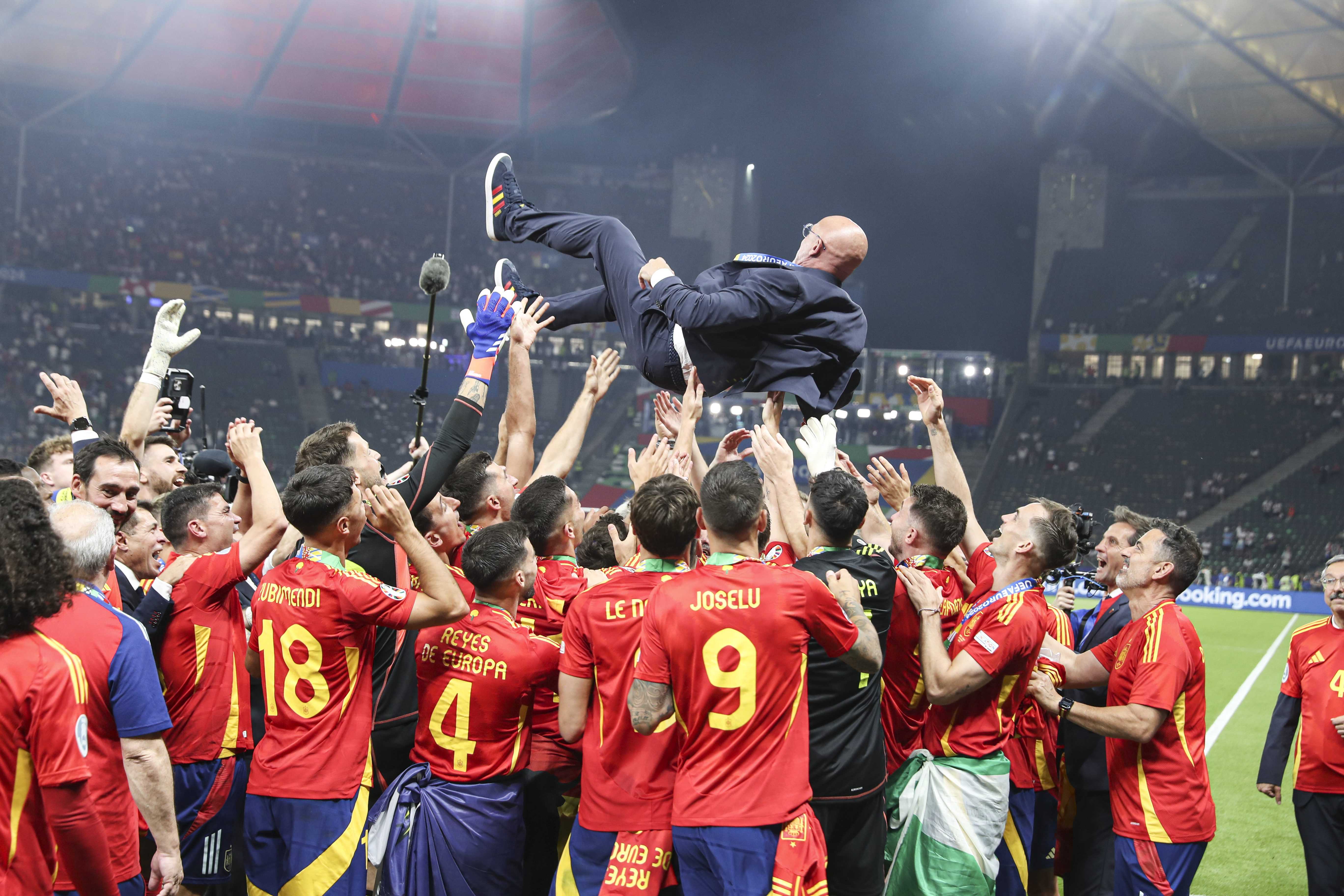 AA 20240714 35143062 35143059 EURO 2024UN SAMPIYONU ISPANYA KUPASINI KALDIRDI