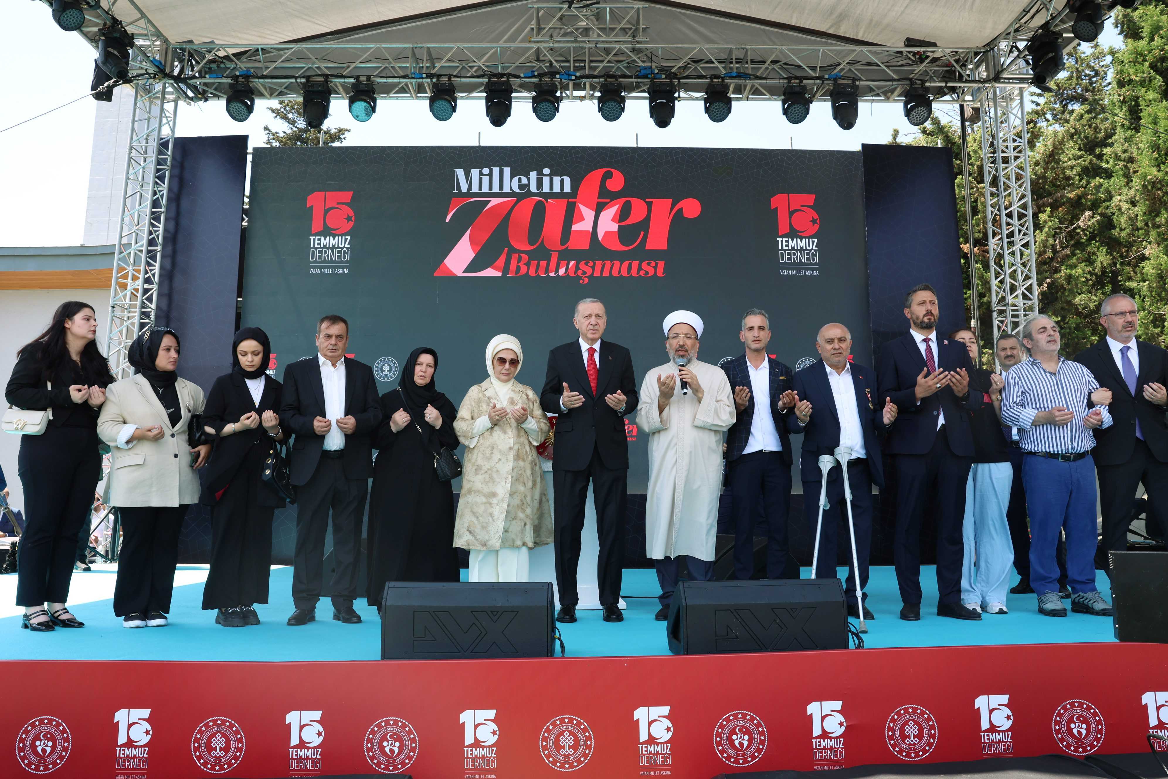 Erdoğan: "15 Temmuz'a Tiyatro Diyenleri Affetmeyeceğiz" 4 AA 20240715 35145438 35145432 CUMHURBASKANI RECEP TAYYIP ERDOGAN