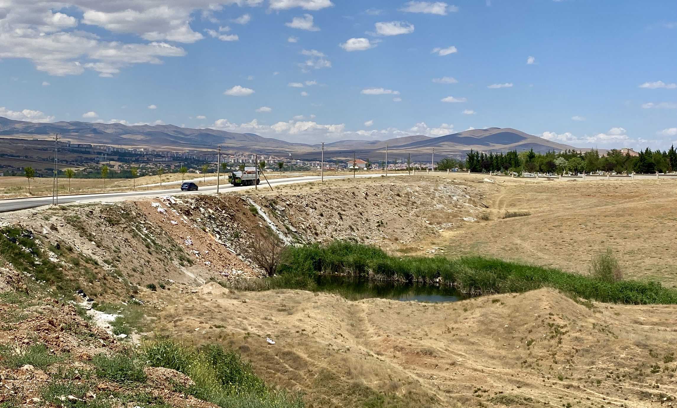 Kırşehir'de Gölet Kenarında Uyuşturucu Kuryesi Cesedi Bulundu 3 AA 20240716 35157184 35157183 KIRSEHIRDE GOLET KENARINDAKI BAZADA ERKEK CESEDI BULUNDU