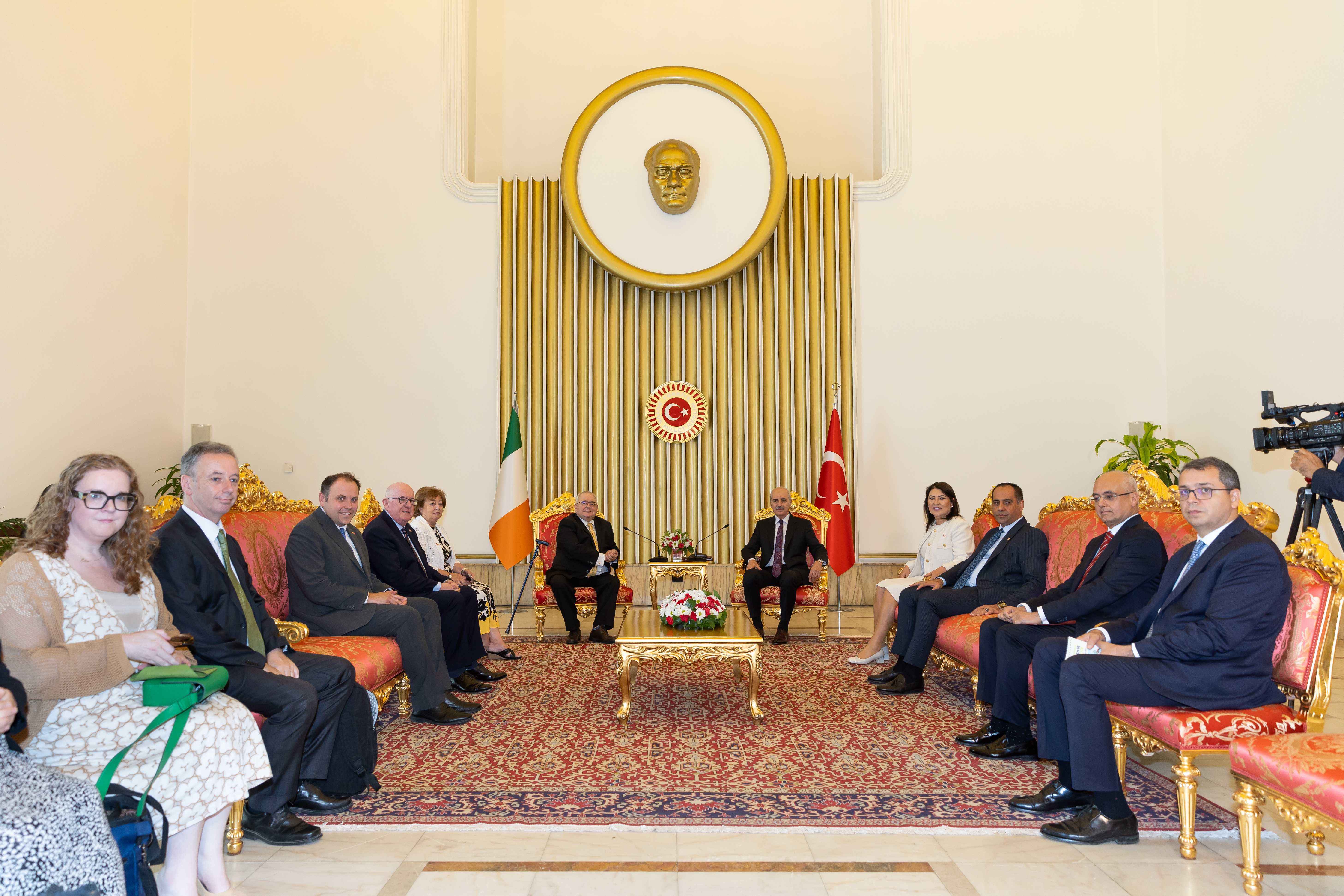 TBMM Başkanı Kurtulmuş ve İrlanda Meclis Başkanı O Fearghail Görüştü 1 AA 20240718 35173635 35173629 TBMM BASKANI KURTULMUS IRLANDA MECLIS BASKANI O FEARGHAIL ILE GORUSTU