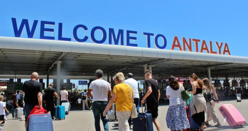 Antalya Havalimanı’nda Tarihi Uçuş Rekoru