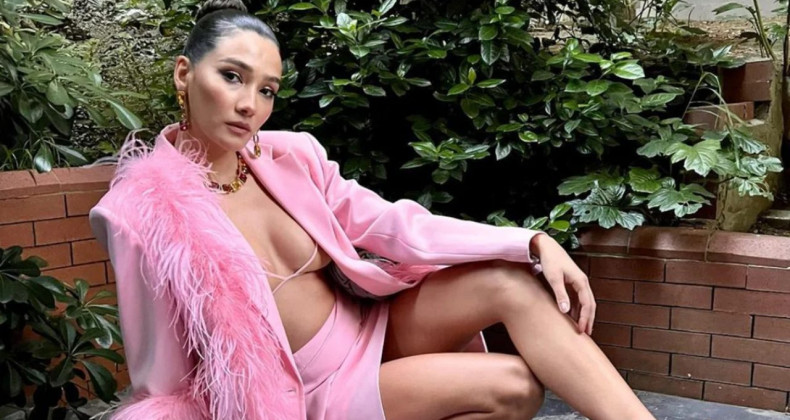 Aybüke Pusat’ın Bikinili Pozları Sosyal Medyayı Salladı