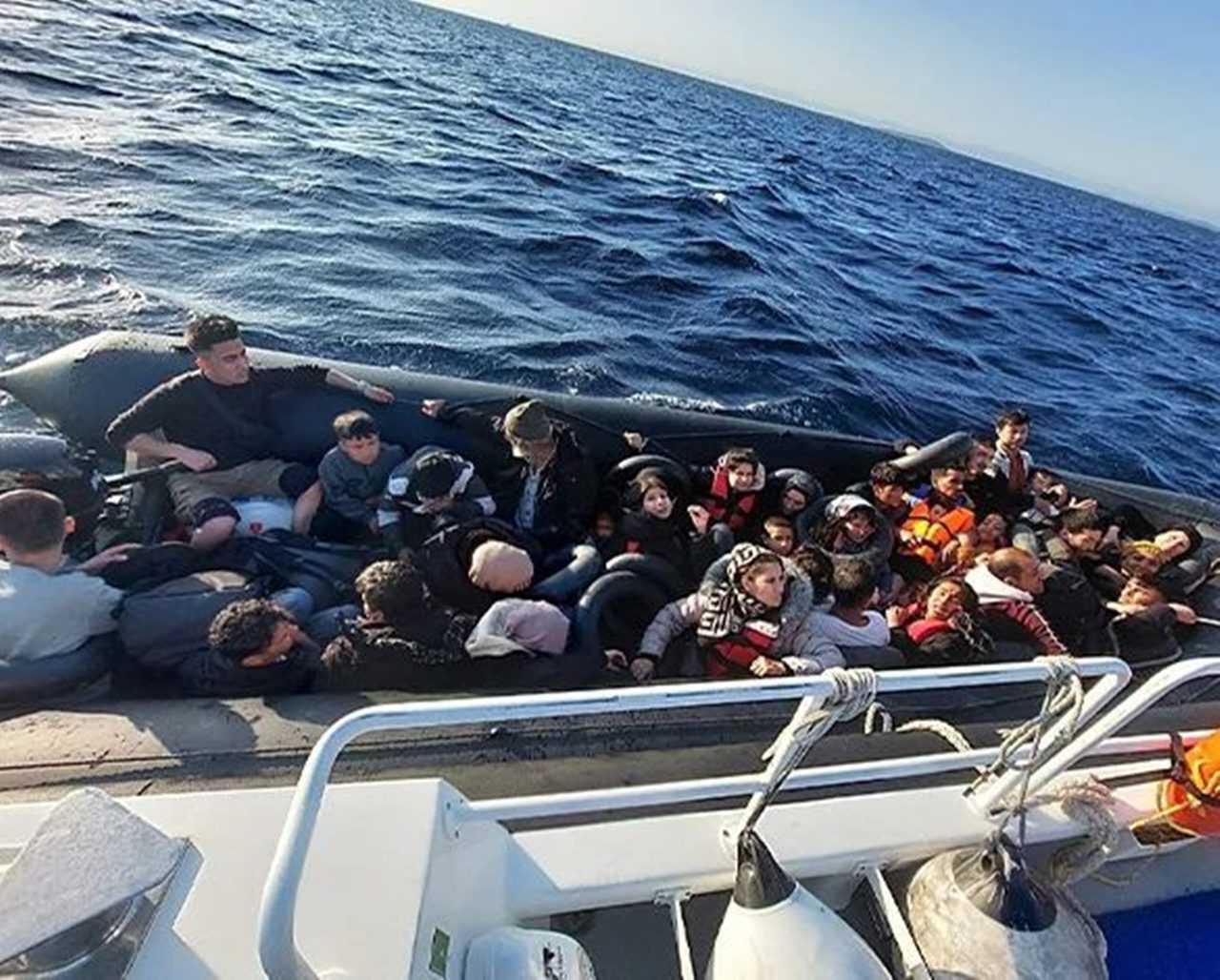 Ayvalik Aciklarinda Sahil Guvenlik 21 Gocmen Guvende 4