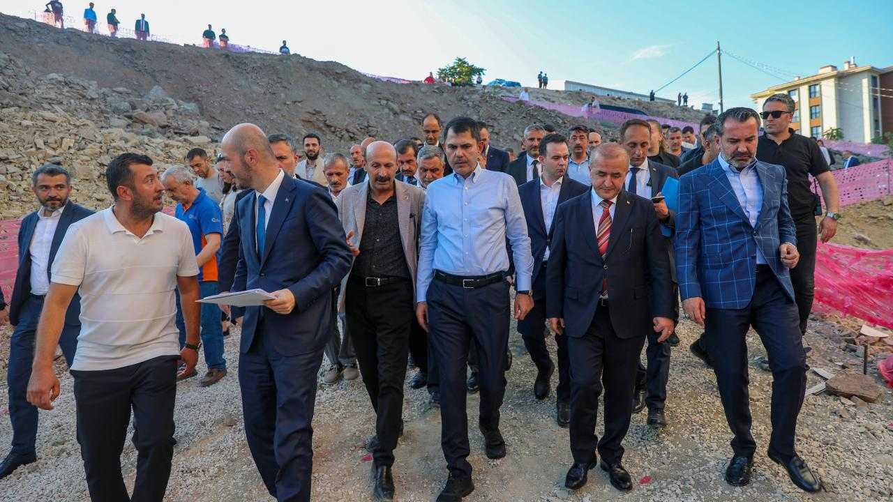 Bakan Kurum Deprem Sonrası İnşaatları Denetledi 1 Bakan Kurum Deprem Sonrasi Insaatlari Denetledi 1