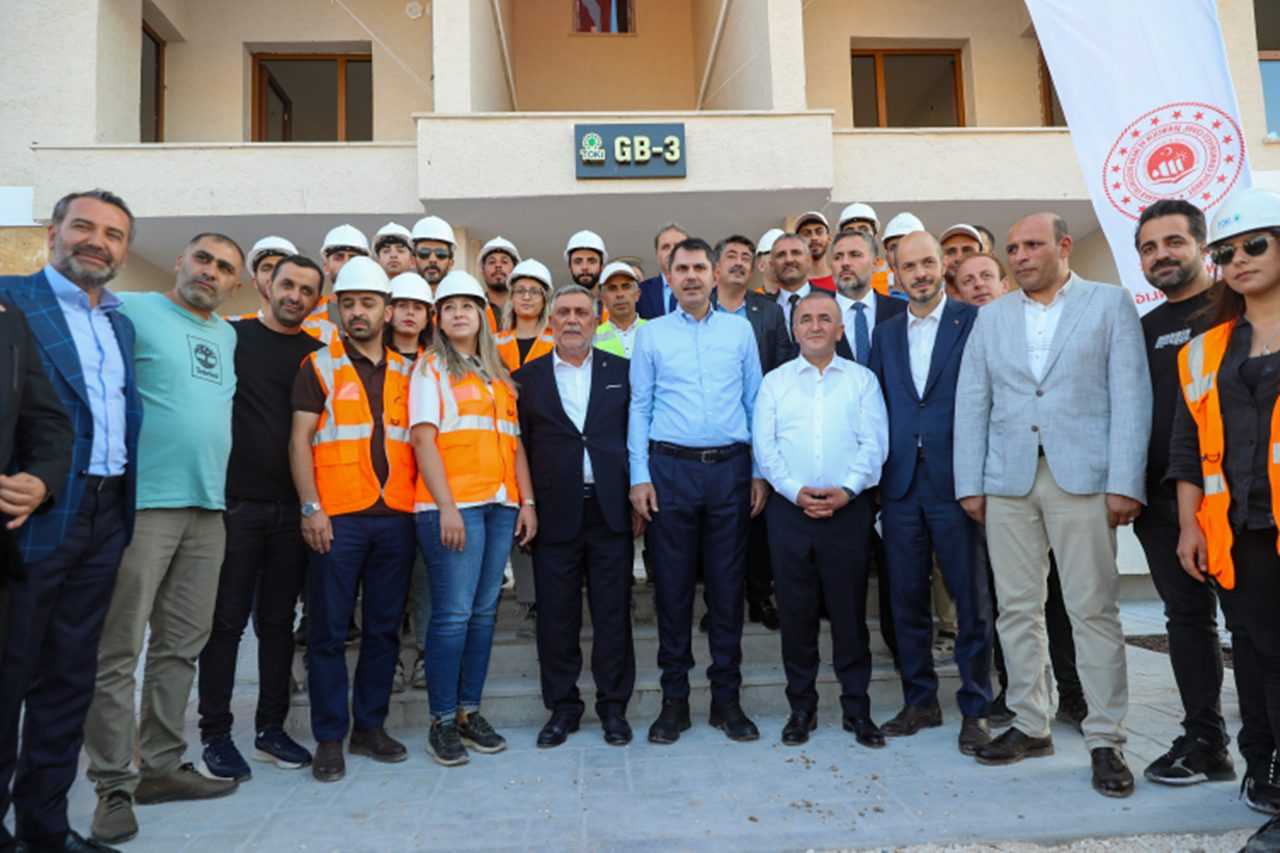 Bakan Kurum Deprem Sonrası İnşaatları Denetledi 2 Bakan Kurum Deprem Sonrasi Insaatlari Denetledi 2