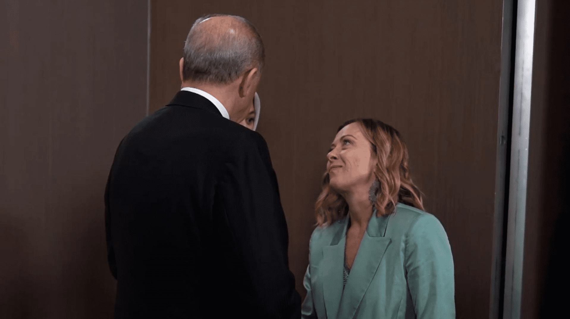 Meloni'ye Boyuyla Alay Eden Gazeteciye 5 Bin Euro Ceza 2 Ekran goruntusu 2024 07 18 140436