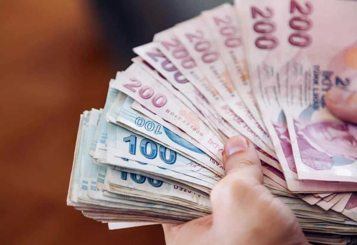 Kredi Kartı Nakit Çekimlerinde Şok Düşüş! Faiz Artışı Vurdu 2 GJgz83RXoAAXPSe 2