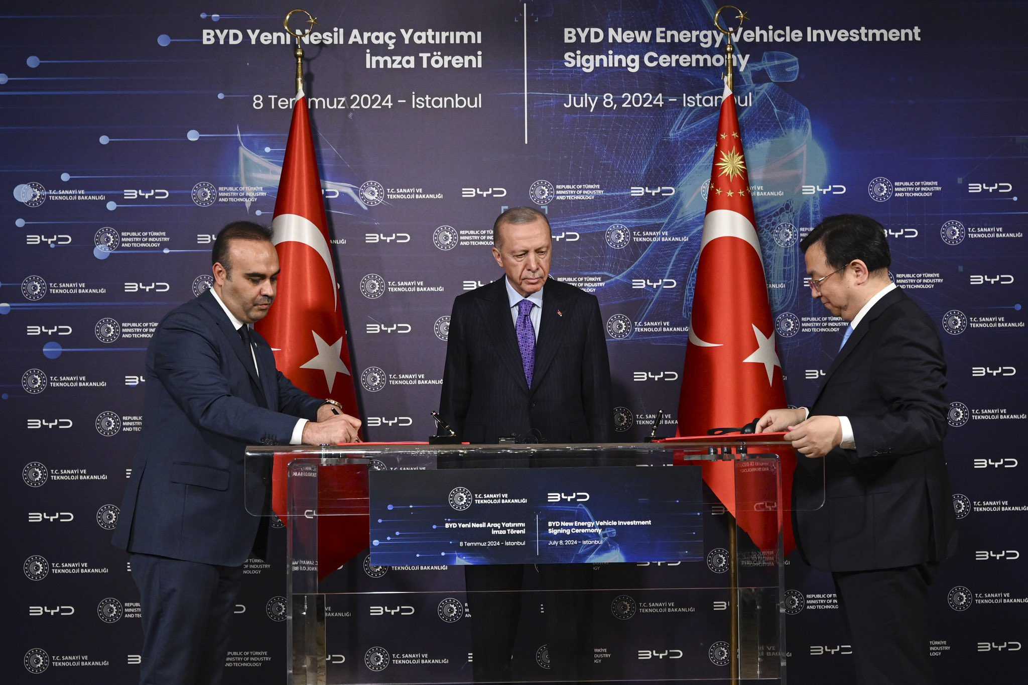 Çinli Dev BYD Türkiye'ye 1 Milyar Dolar Yatırım Yapacak 1 GR DdTpXQAAgK5c