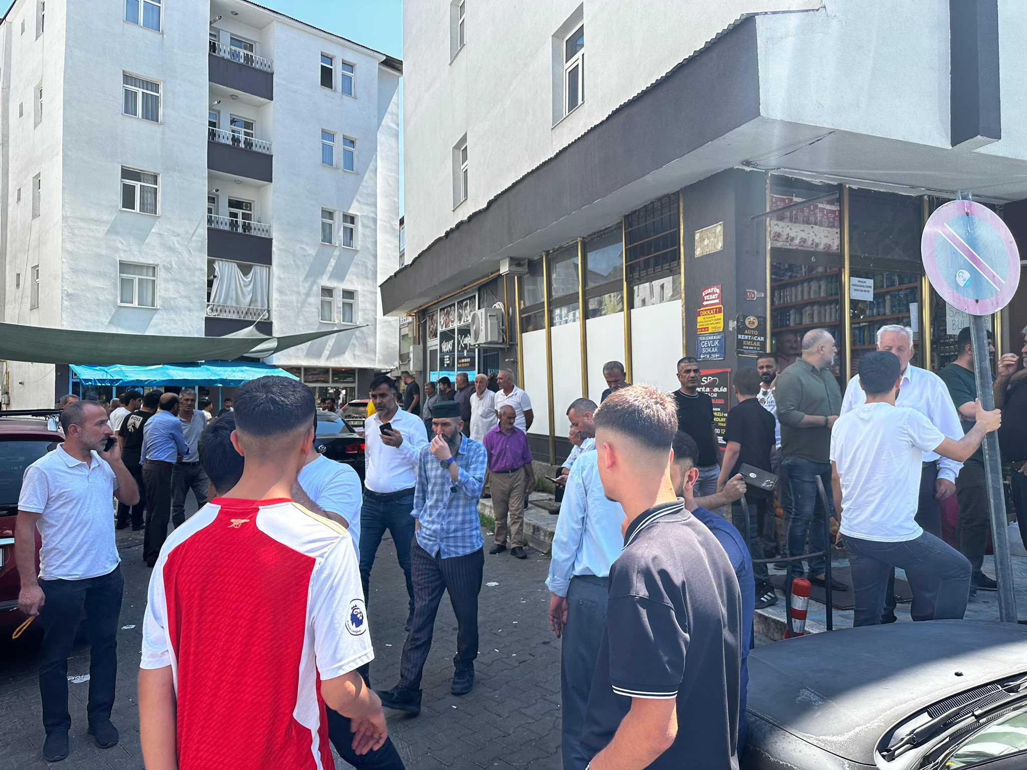 Bingöl'de Madde Bağımlısından Bıçaklı Saldırı: 2 Ölü, 7 Yaralı 1 GTP050AXUAEoAMz