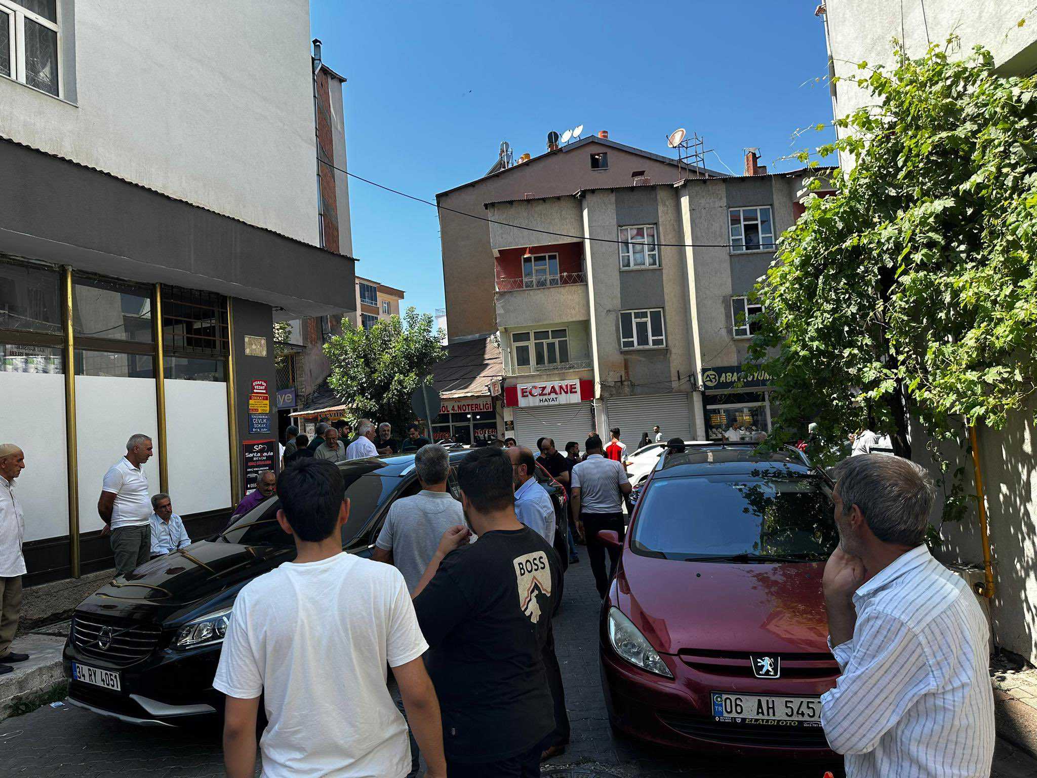 Bingöl'de Madde Bağımlısından Bıçaklı Saldırı: 2 Ölü, 7 Yaralı 4 GTP050GWoAAYfn7