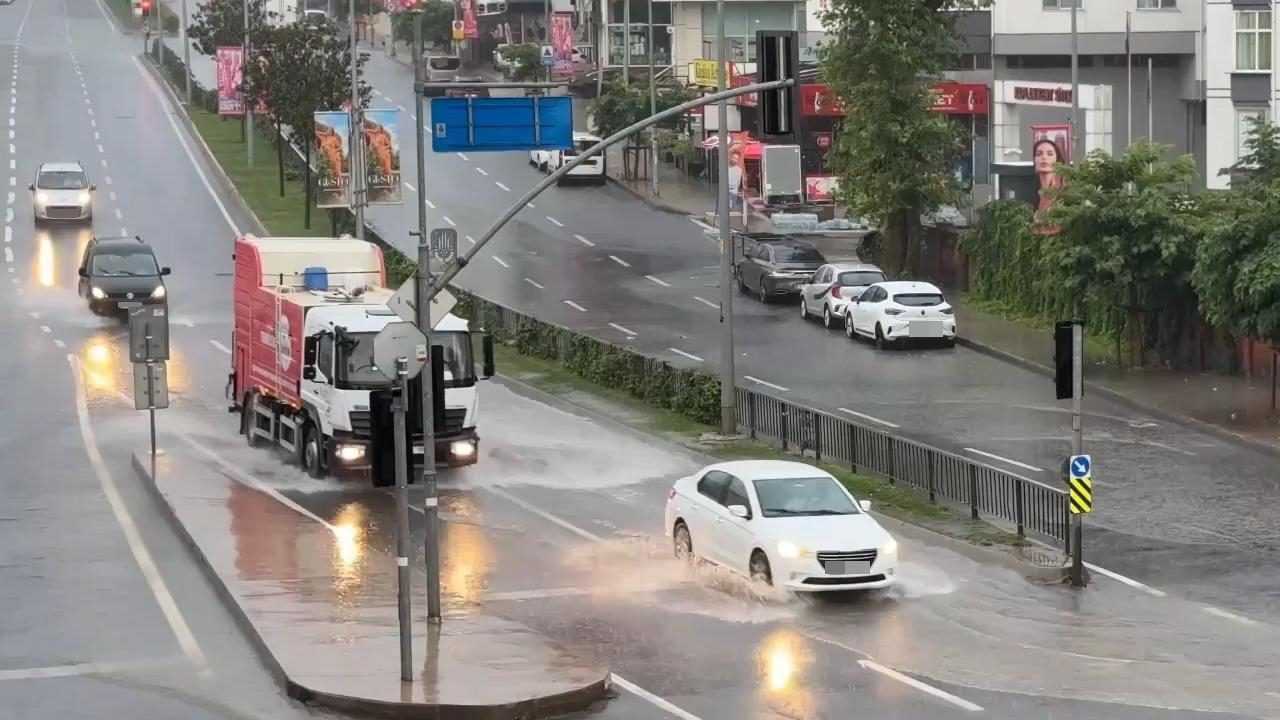 İstanbul’da Yağmur ve Trafik: Köprülerde Dur-Kalk 1 Istanbulda Yagmur ve Trafik Koprulerde Dur Kalk 1