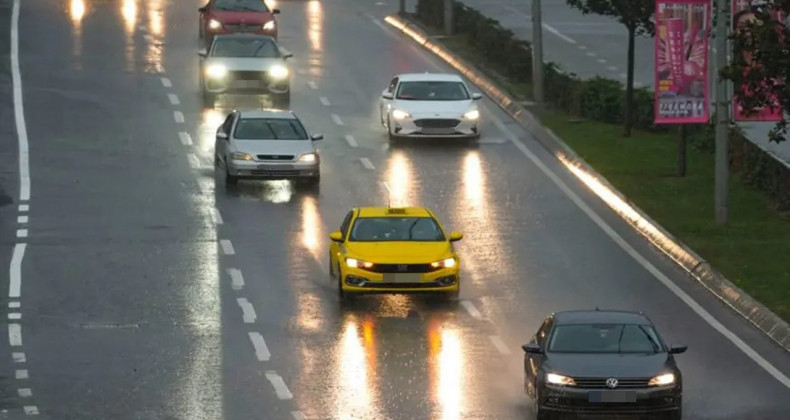 İstanbul’da Yağmur ve Trafik: Köprülerde Dur-Kalk
