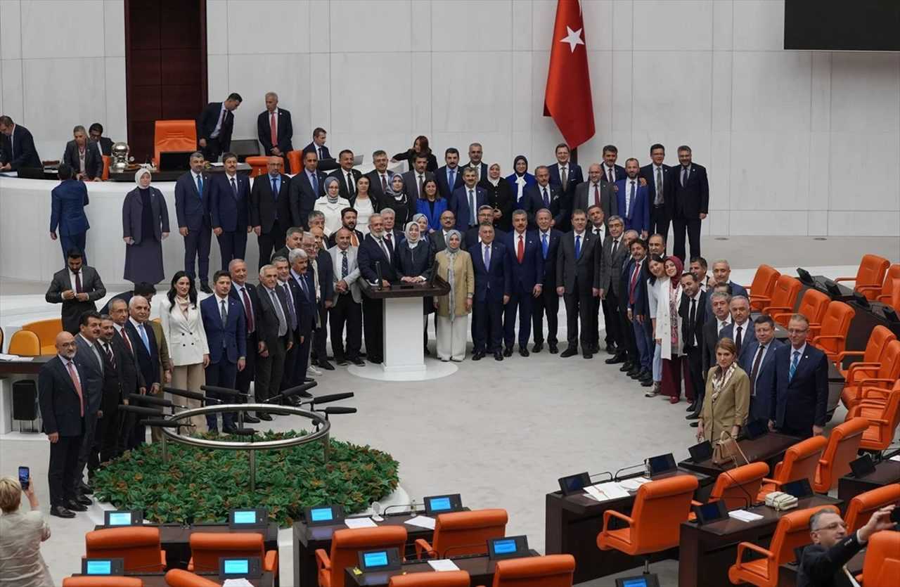 Meclis Erken Tatile Girdi: Tarihi Yasa Kabul Edildi 3 Meclis Erken Tatile Girdi Tarihi Yasa Kabul Edildi 4