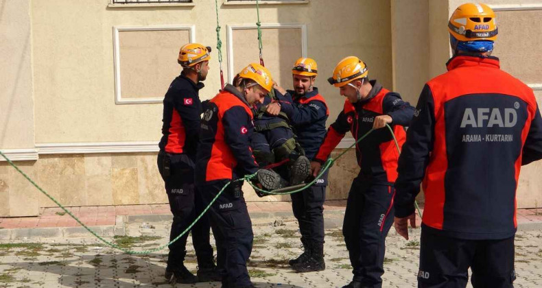Mersin Deprem Tatbikatı: 7 Büyüklüğünde Senaryo Hazırlığı