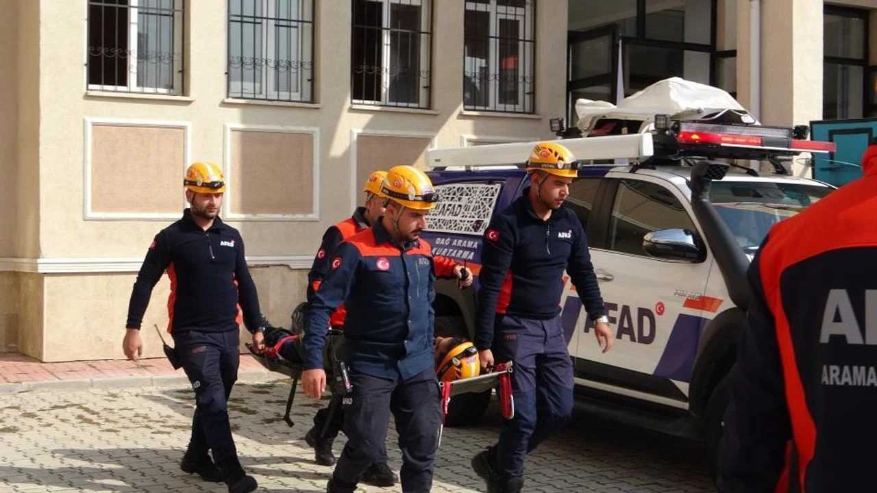 Mersin Deprem Tatbikatı: 7 Büyüklüğünde Senaryo Hazırlığı 2 Mersin Deprem Tatbikati 7 Buyuklugunde Senaryo Hazirligi 4
