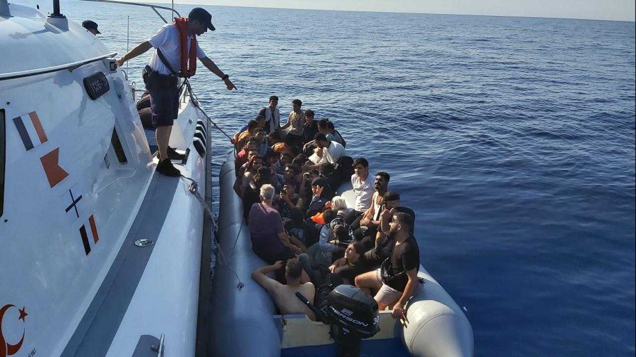 Sahil Güvenlik Operasyonu: 132 Göçmen Kurtarıldı 1 Sahil Guvenlik Operasyonu 132 Gocmen Kurtarildi 1
