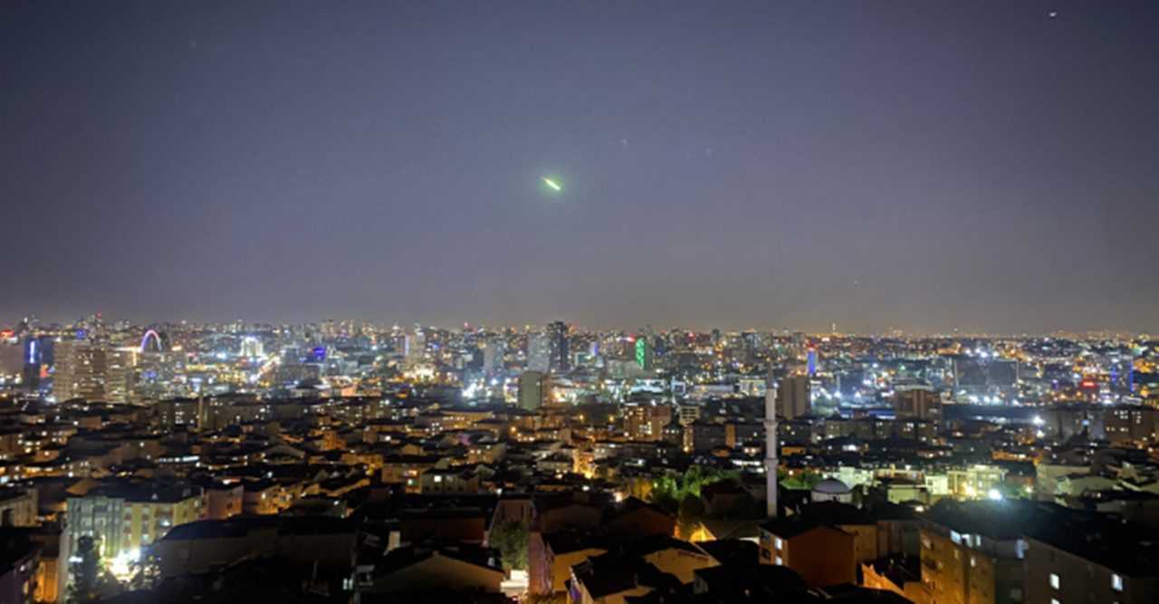 Turkiyenin Uzerinden Gecen Gizemli Isik Meteor mu UFO mu 3