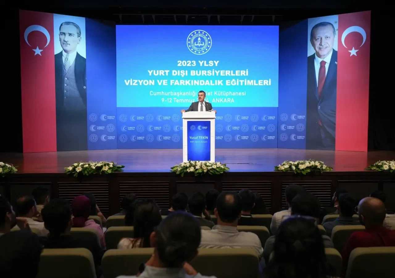 Türkiye'nin Yurt Dışı Eğitim Vizyonu 1 bakan tekin