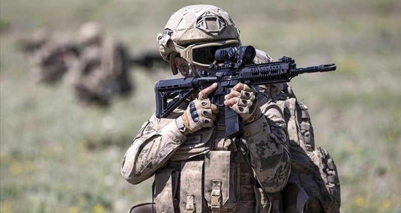 Pençe-Kilit’te PKK’ya Büyük Darbe: Silah ve Mühimmat Ele Geçirildi