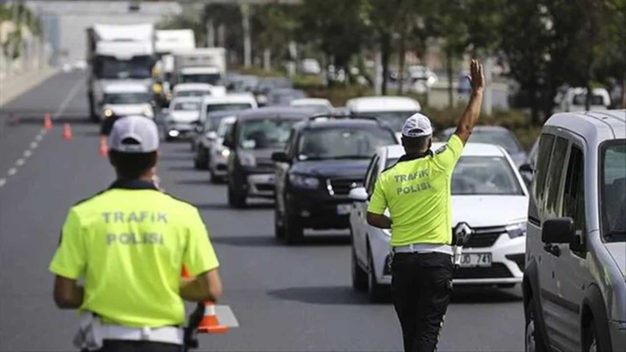1 Milyon Araçta Hız ve İhlallerde Sert Denetim 2 1 Milyon Aracta Hiz ve Ihlallerde Sert Denetim 3