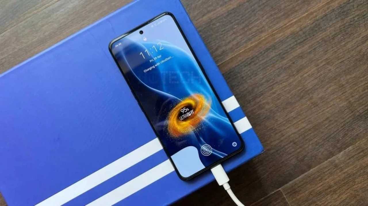 5 Dakikada Tam Şarj: Realme'nin 300W Atılımı 2 5 Dakikada Tam Sarj Realmenin 300W Atilimi 2