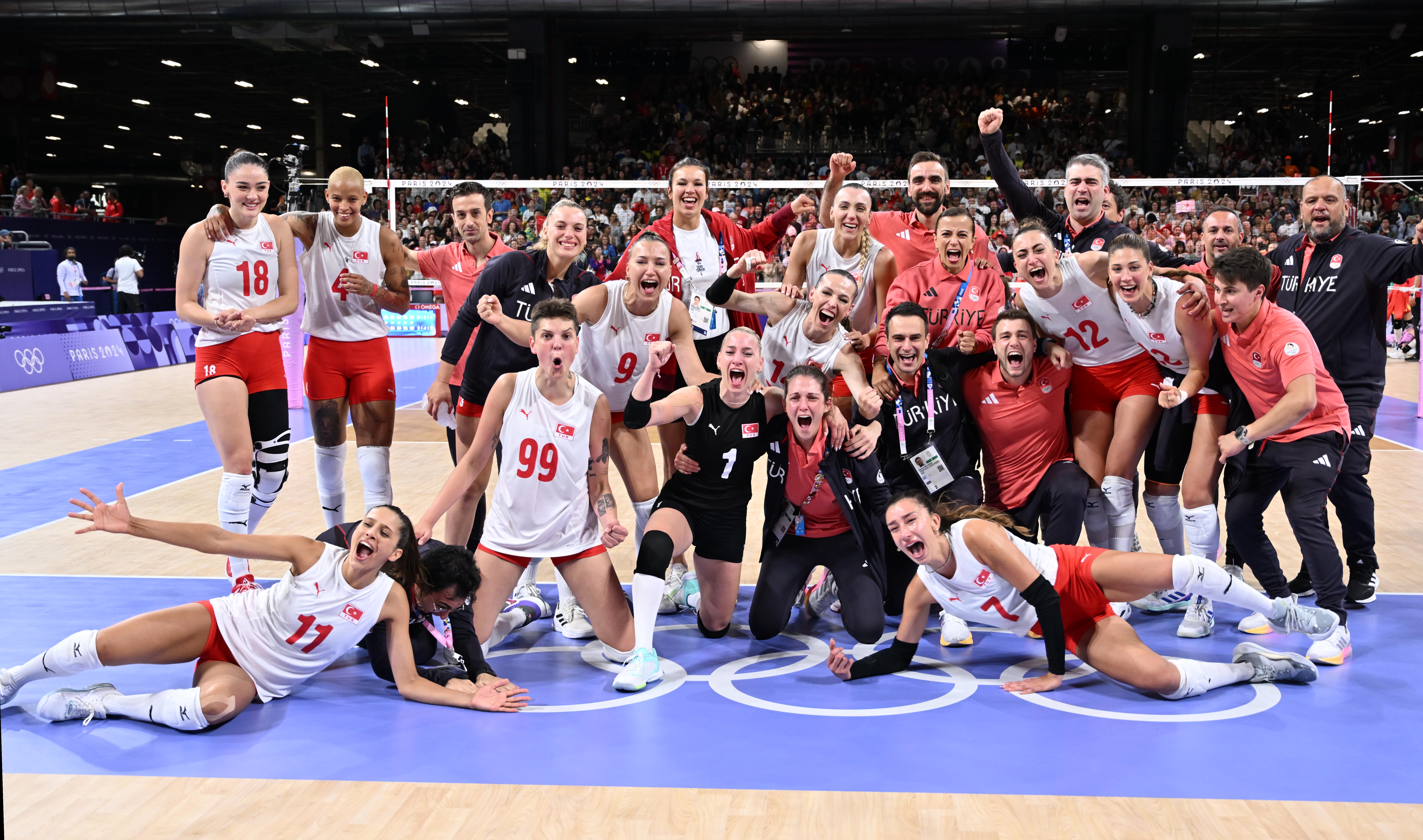 2024 Paris Olimpiyatları'nda Filenin Sultanları Tarih Yazdı! 2 AA 20240806 35330213 35330209 PARIS 2024 OLIMPIYAT OYUNLARI