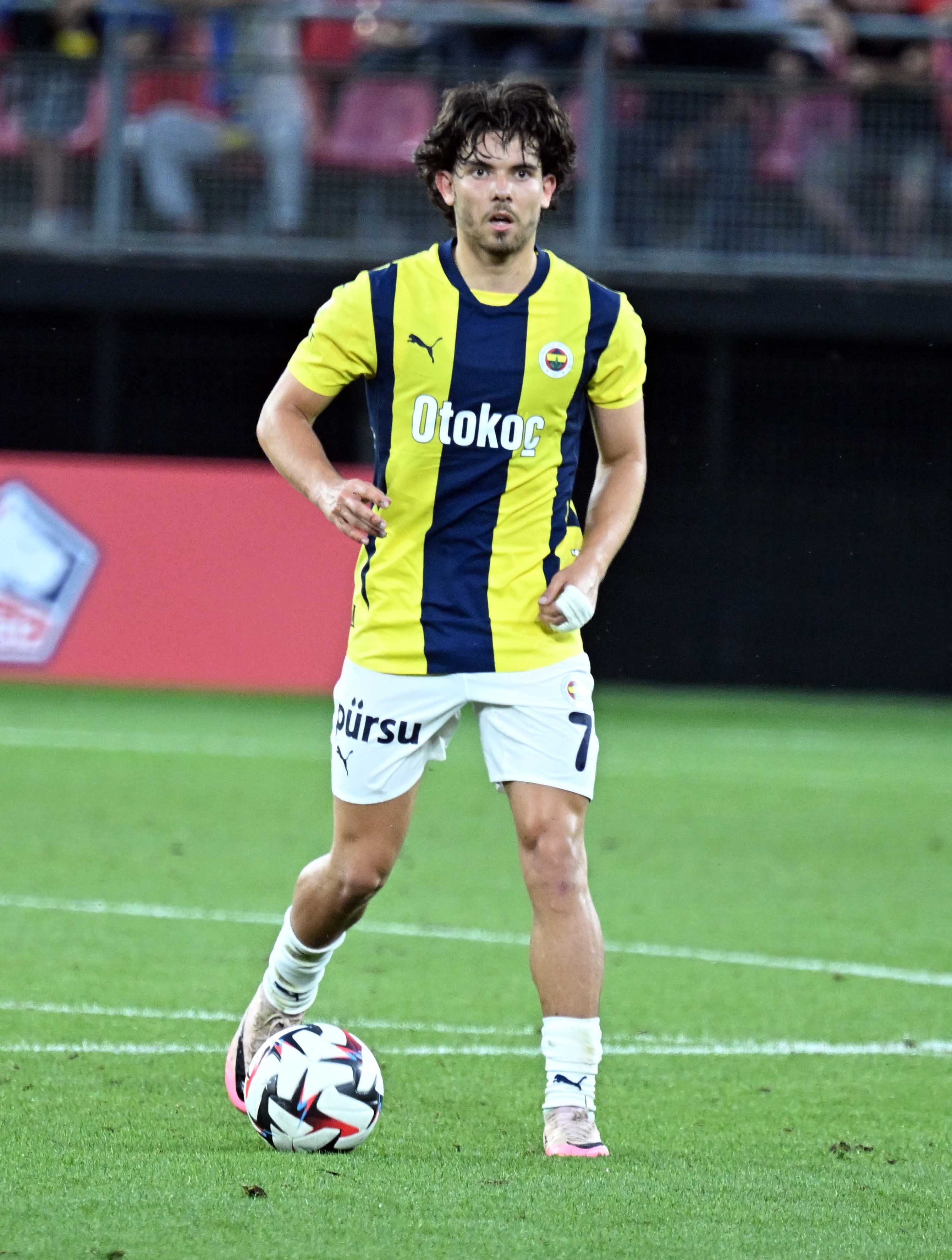 Ferdi Kadıoğlu'na Brighton'dan Rekor Teklif: 40 Milyon Euro! 2 AA 20240806 35335388 35335387 LILLE FENERBAHCE