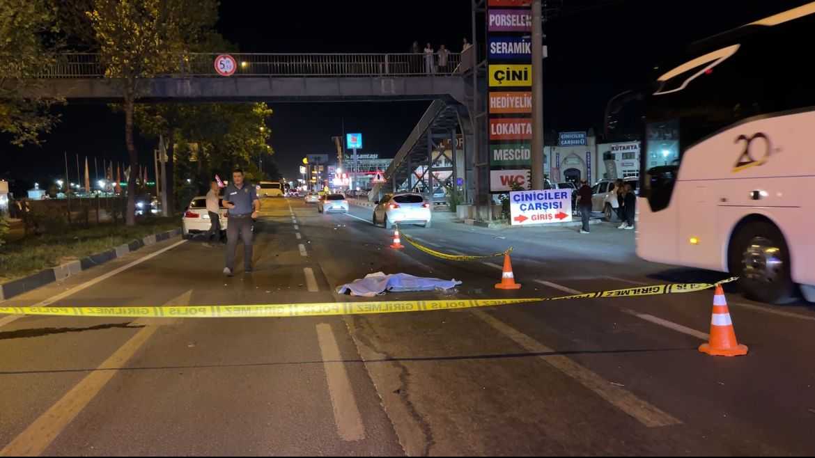 Kütahya'da Feci Kaza: İki Kız Kardeş Hayatını Kaybetti 1 AA 20240817 35428678 35428675 KUTAHYADA OTOMOBILIN CARPTIGI IKI KIZ KARDES OLDU
