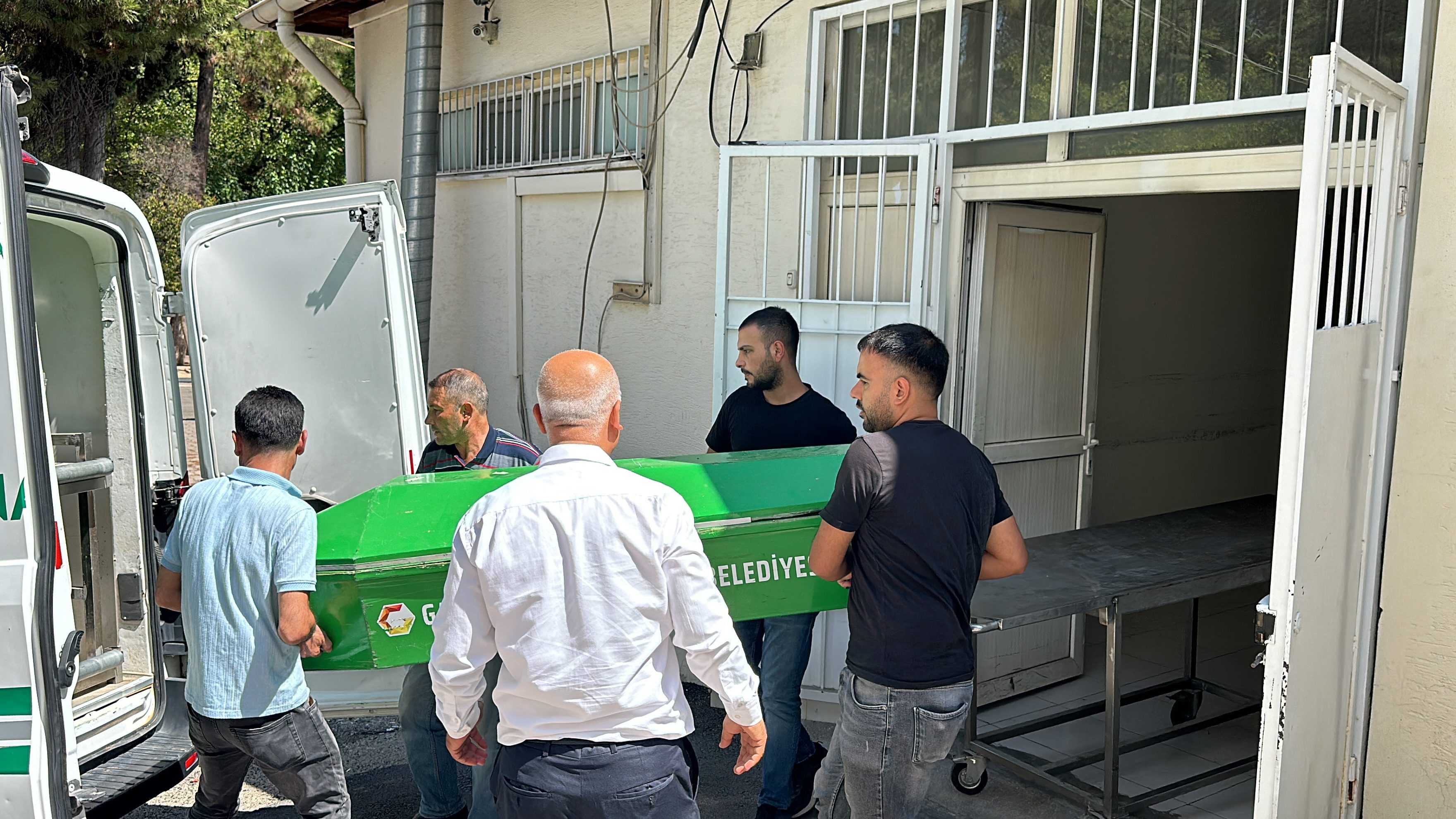 Gaziantep’te Manavın Açtığı Ateşle 11 Yaşındaki Çocuk Öldü 2 AA 20240828 35500538 35500537 GAZIANTEPTE MANAVIN TUFEKLE UZERLERINE ATES ACTIGI COCUKLARDAN BIRI OLDU