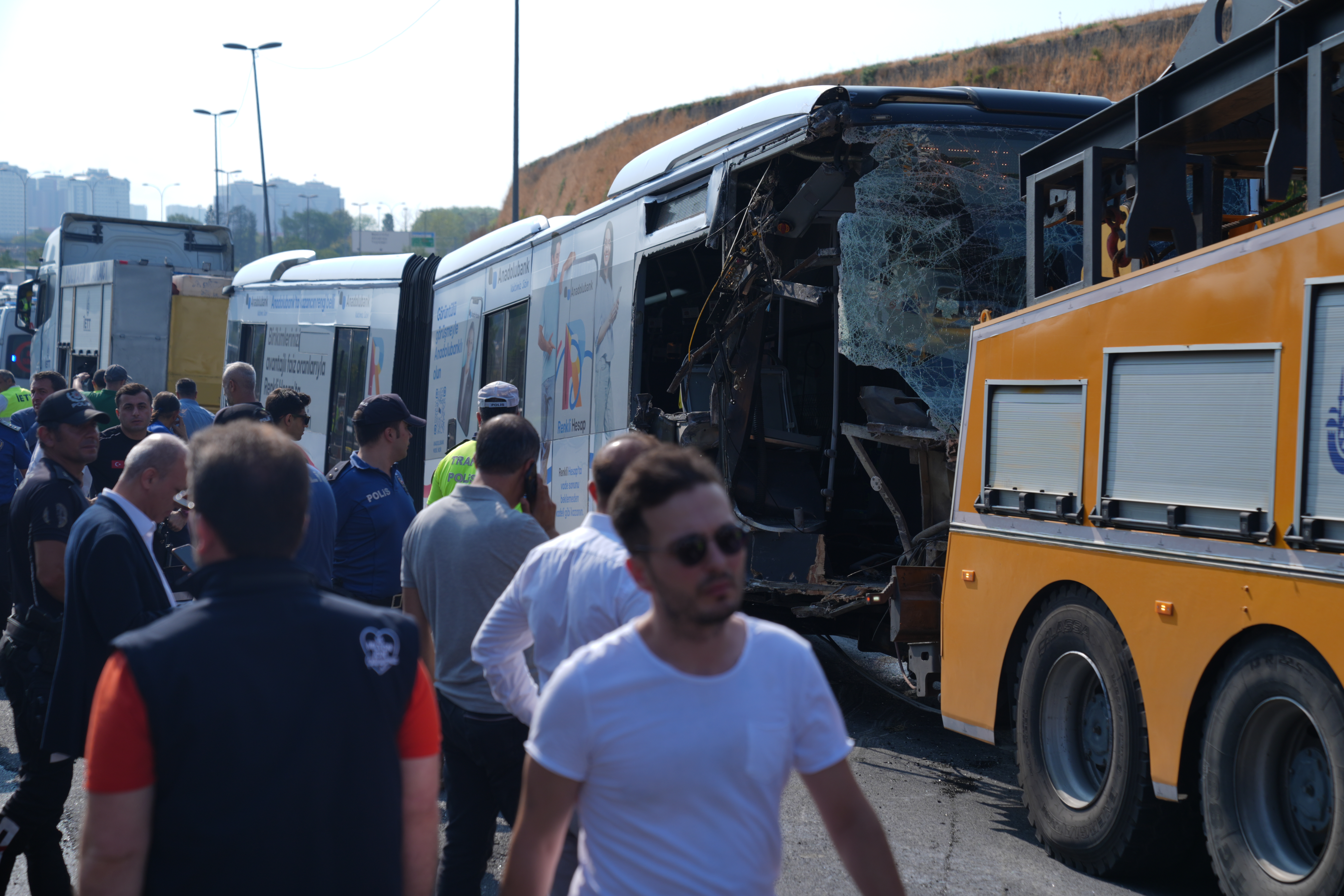 1 Kişinin Öldüğü Metrobüs Kazasında Şoför İfadesi Şok Etti! 4 AA 20240829 35507356 35507353 KUCUKCEKMECEDE METROBUS KAZA YAPTI