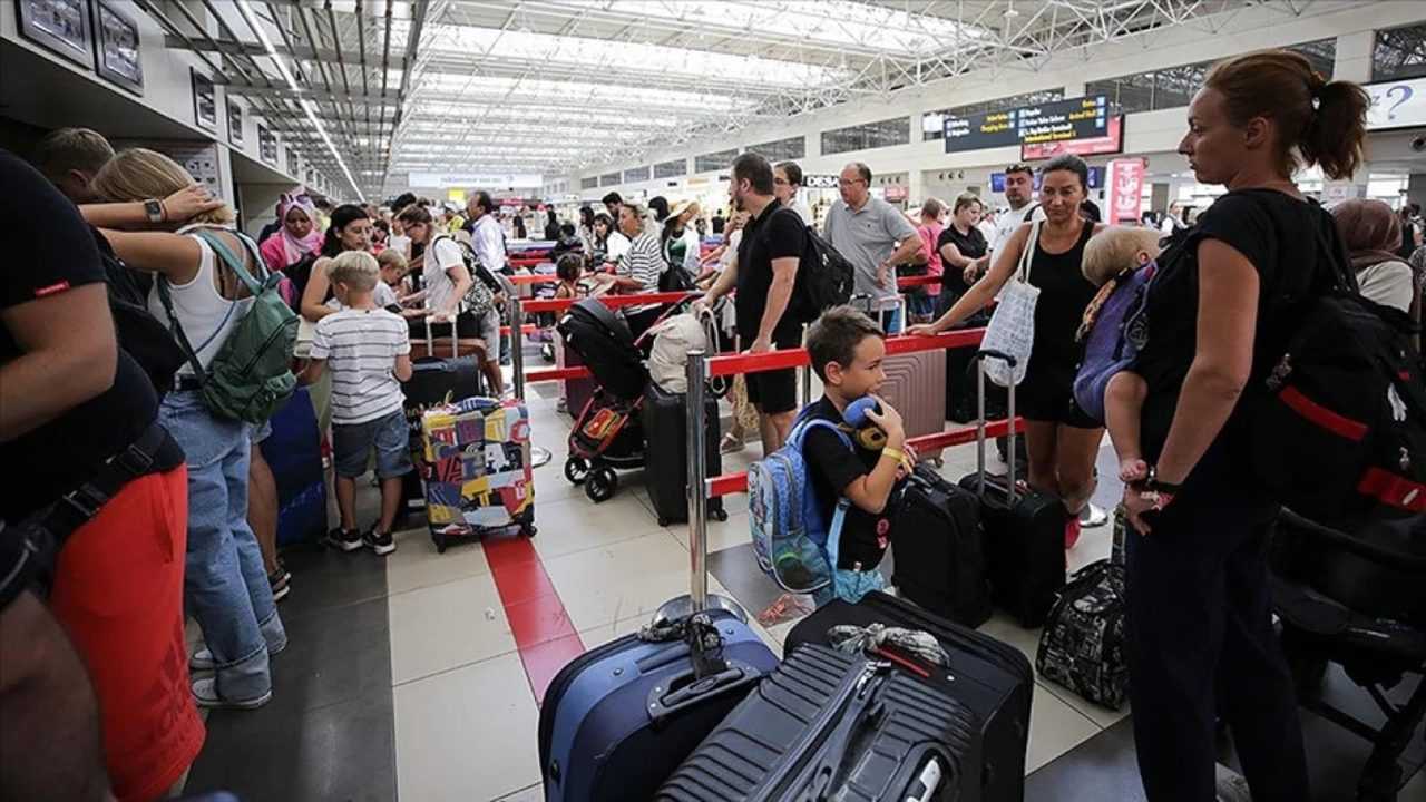 Antalya’da Günlük Turist Rekoru: 104 Bini Aştı 1 Antalyada Gunluk Turist Rekoru 104 Bini Asti 1