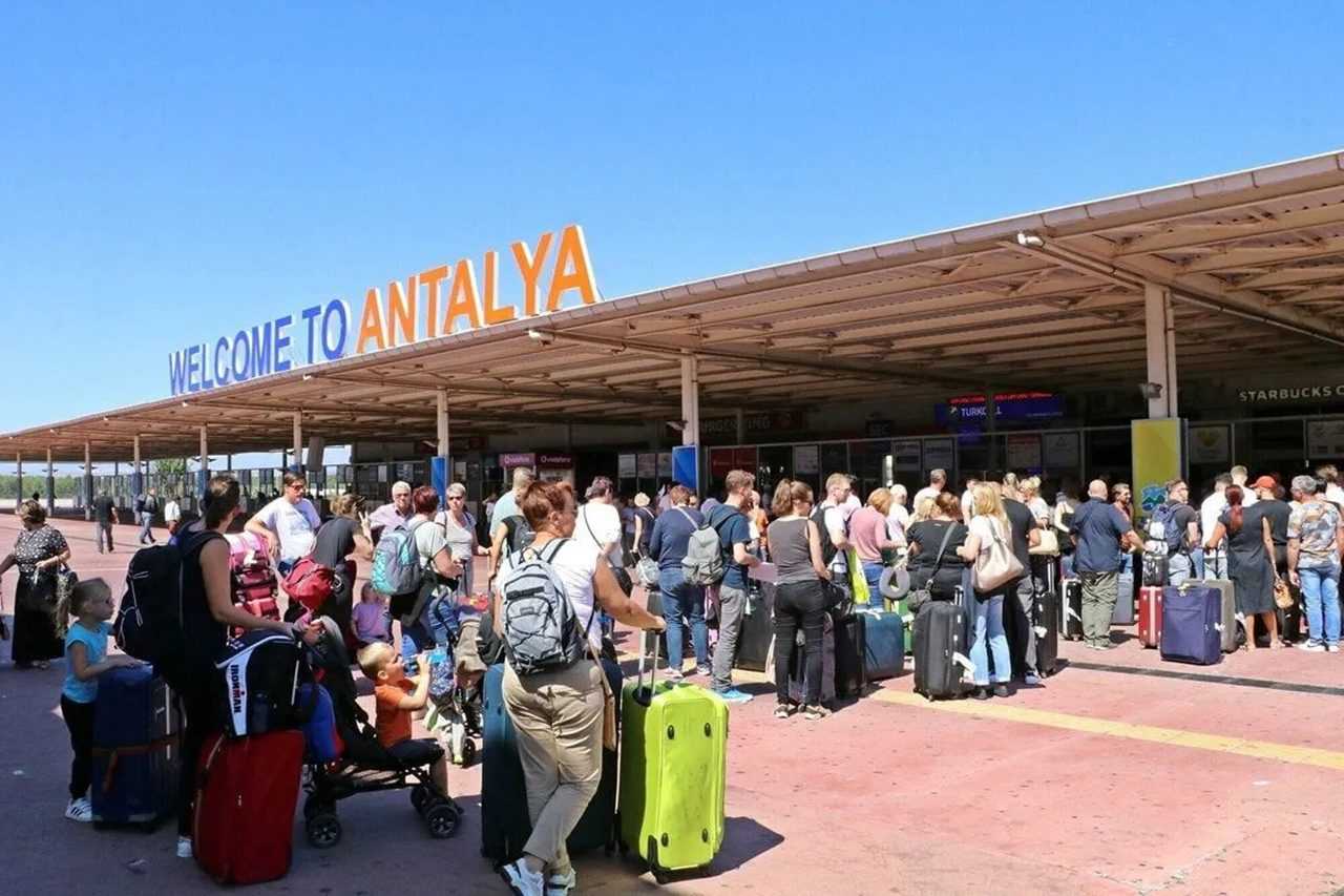 Antalya’da Günlük Turist Rekoru: 104 Bini Aştı 2 Antalyada Gunluk Turist Rekoru 104 Bini Asti 3