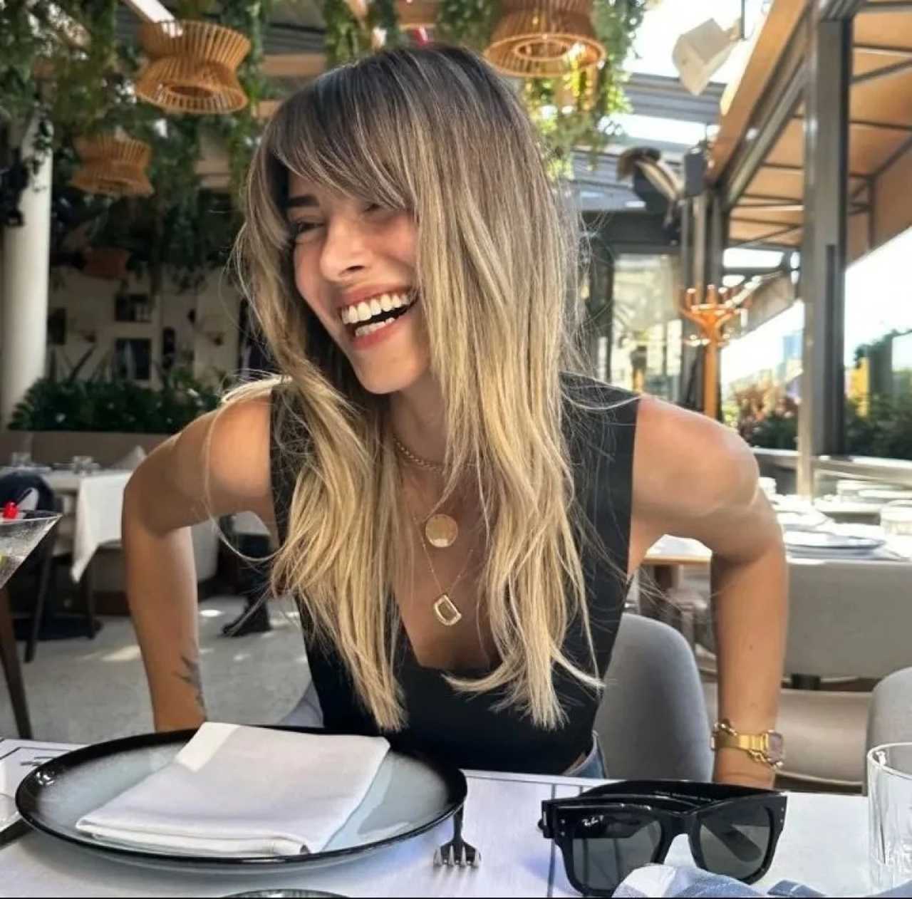 Deniz Baysal’ın Sarı Saç ve Çocuk Açıklaması Şaşırttı 3 Deniz Baysalin Sari Sac ve Cocuk Aciklamasi Sasirtti 4
