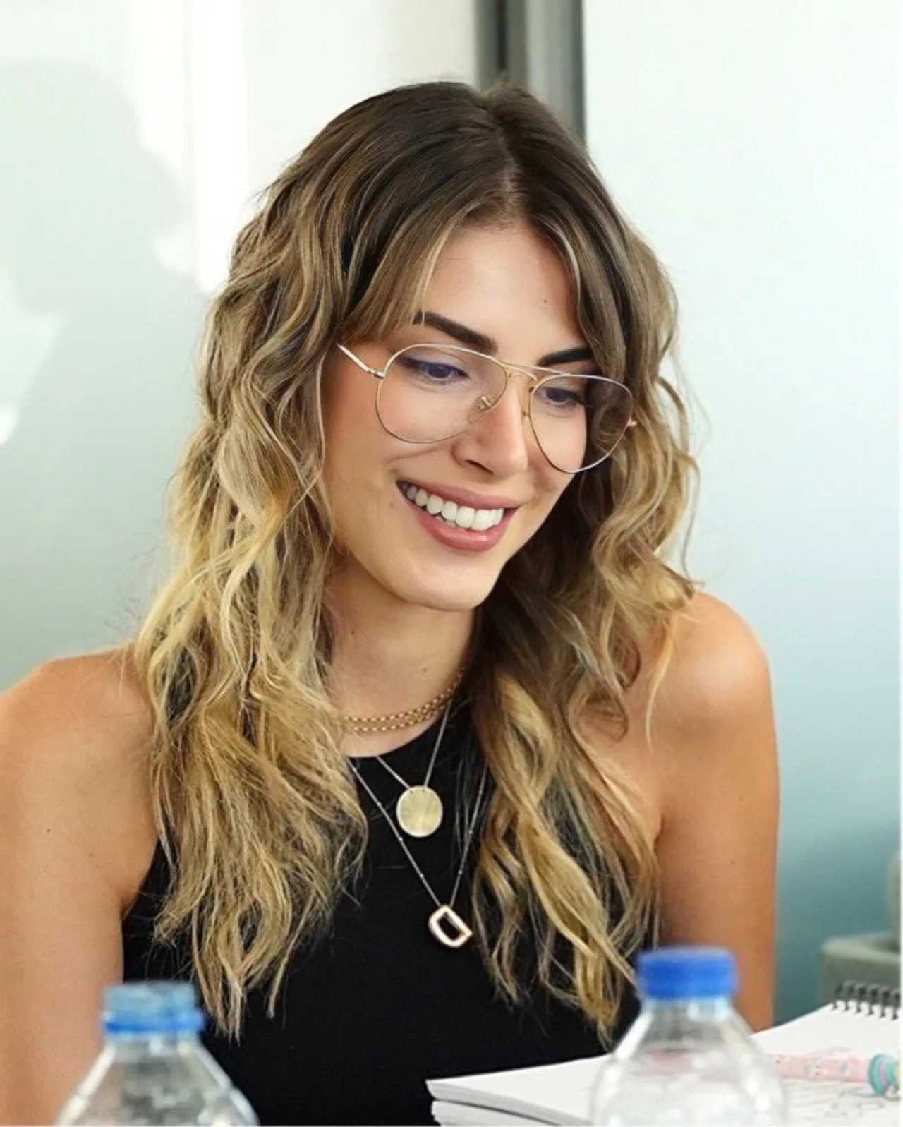 Deniz Baysal’ın Sarı Saç ve Çocuk Açıklaması Şaşırttı 4 Deniz Baysalin Sari Sac ve Cocuk Aciklamasi Sasirtti 5