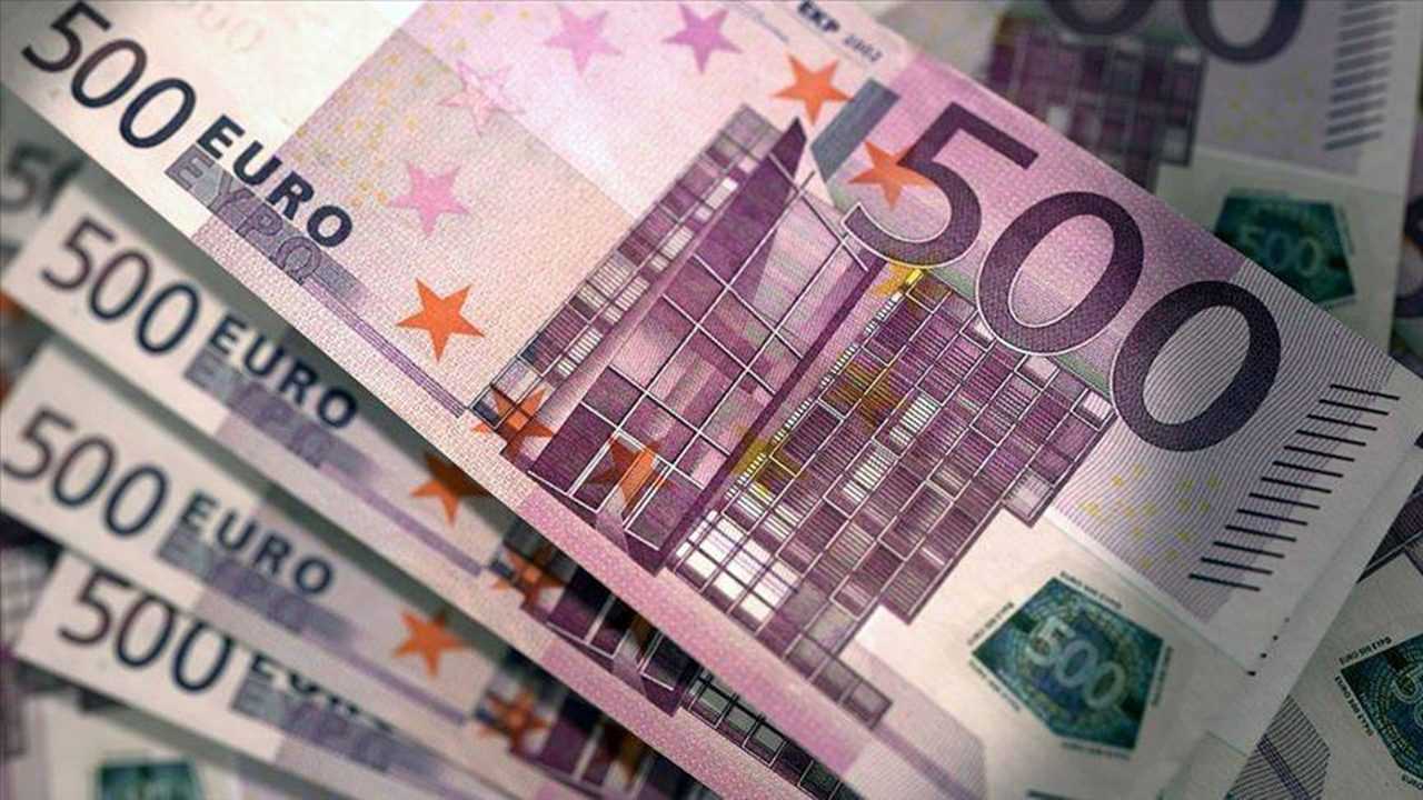 Döviz Kurları Rekor Kırdı: Dolar ve Euro'da Yeni Zirveler 4 Doviz Kurlari Rekor Kirdi Dolar ve Euroda Yeni Zirveler 5