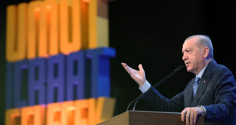 Erdoğan’dan İktidar Uyarısı ve Yenilenme Çağrısı