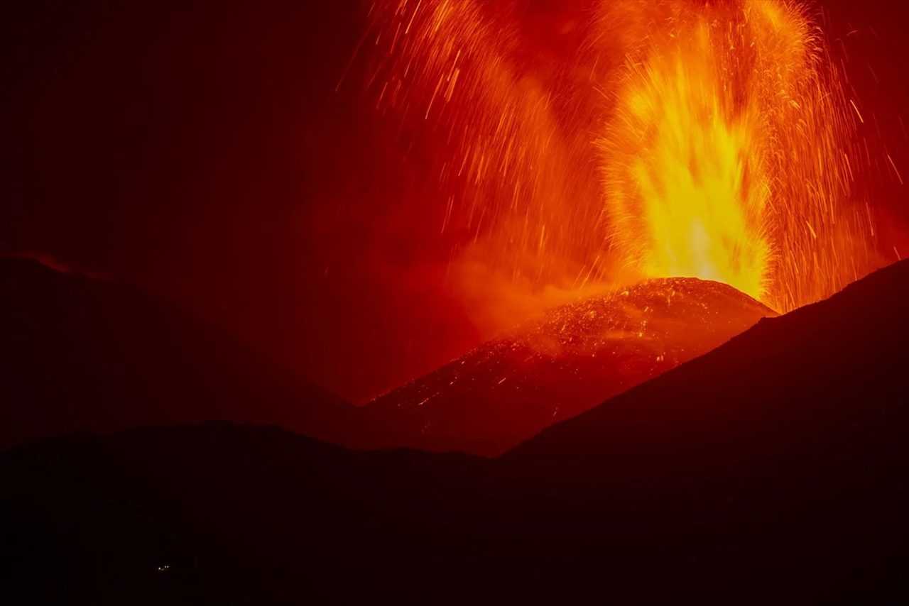 Etna Yanardagi Yeniden Patladi Sicilyada Korku ve Kaos 5