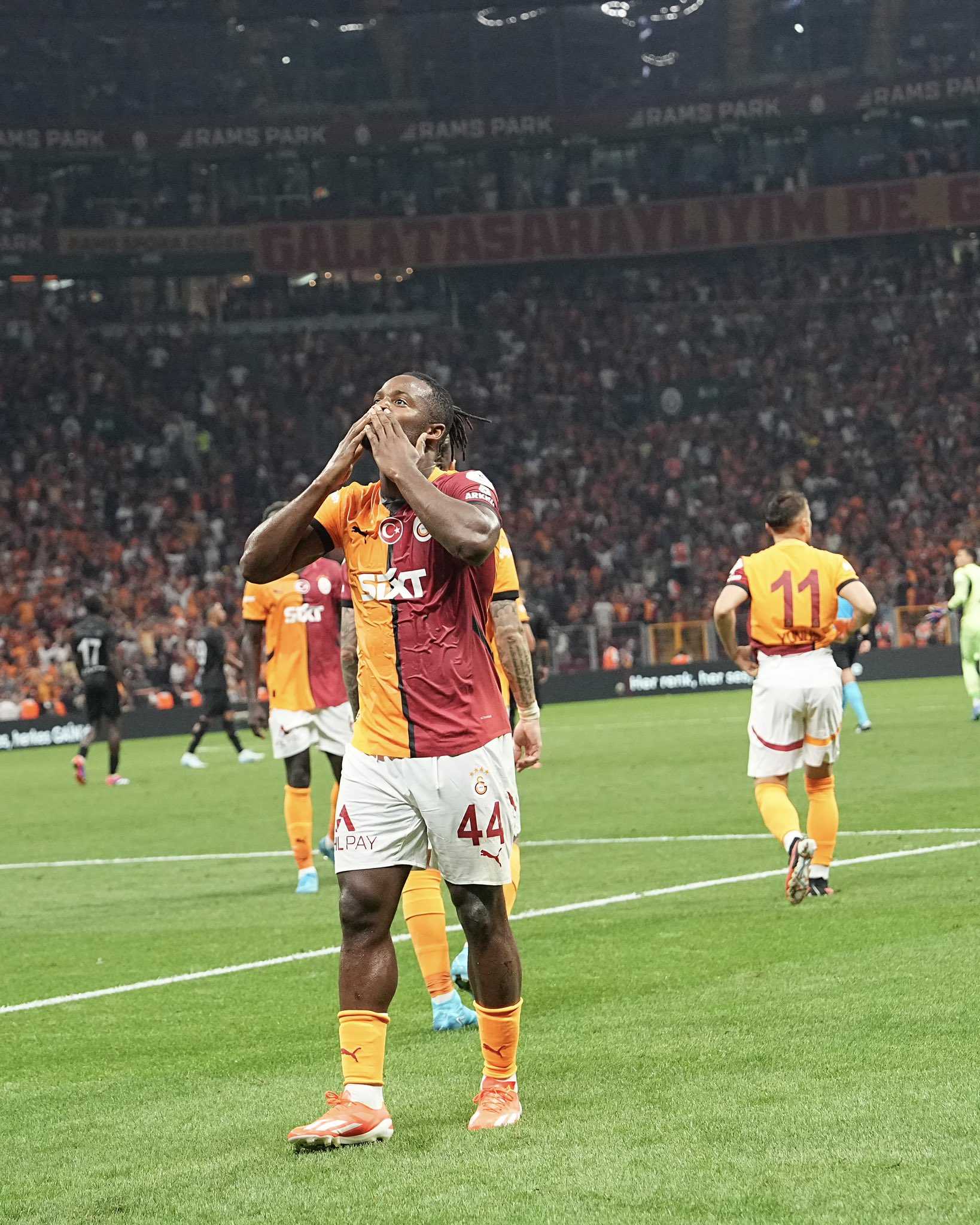 Galatasaray’dan Son Dakika Golü: Batshuayi İle Zafer! 4 GUkQafJWcAAEjWT