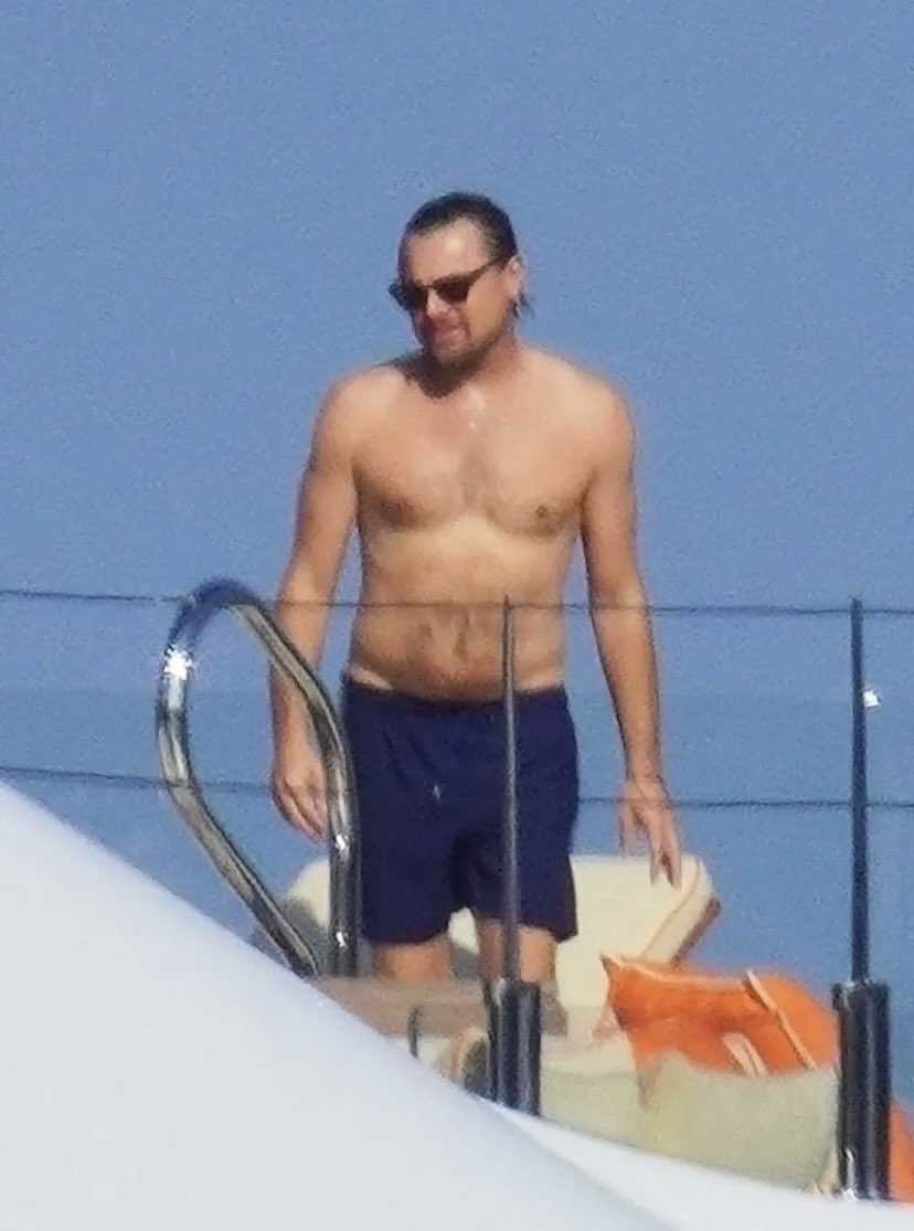 DiCaprio ve Ceretti, Cannes’da Lüks Yatta Görüntülendi! 6