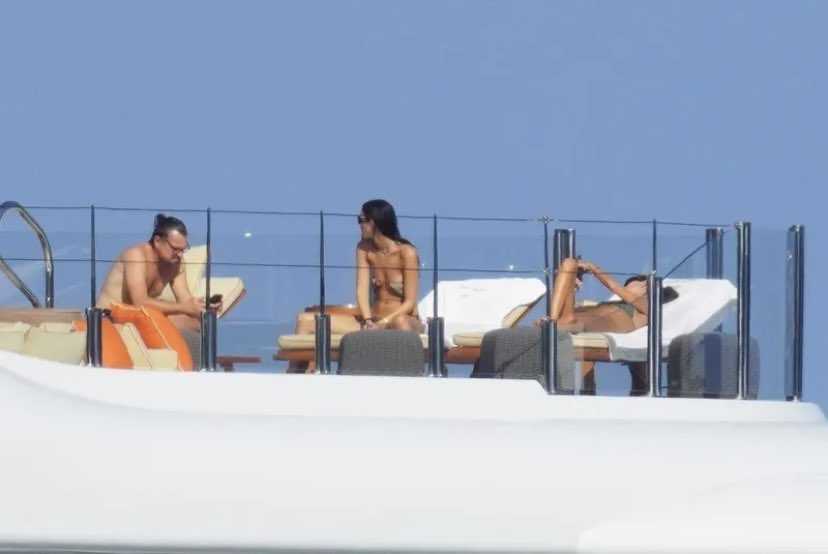 DiCaprio ve Ceretti, Cannes’da Lüks Yatta Görüntülendi! 8