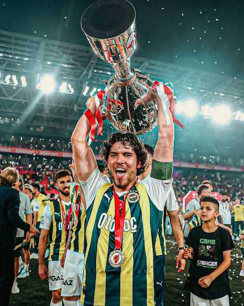 Ferdi Kadıoğlu, Fenerbahçe'ye Veda Etti 2 GWBQRoQWkAAF0aK