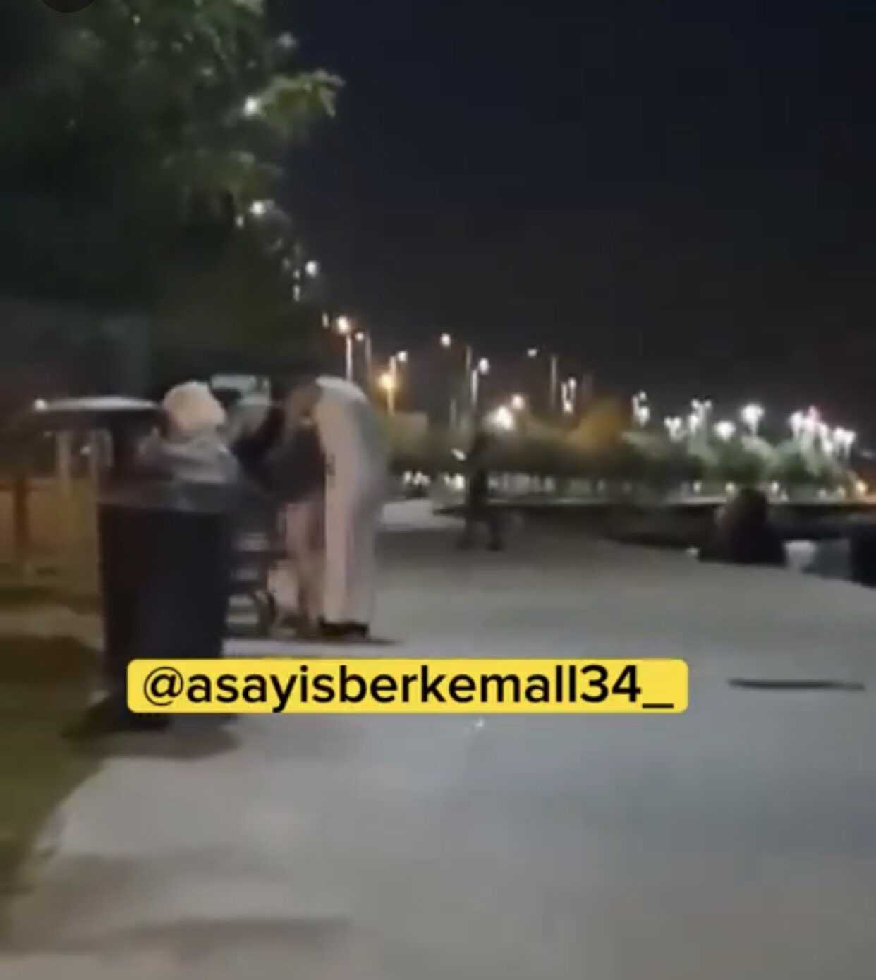 İstanbul'da Şok! Parkta Cinsel İlişkiye Girdiler 4 GWSj1 WW4AA34IE