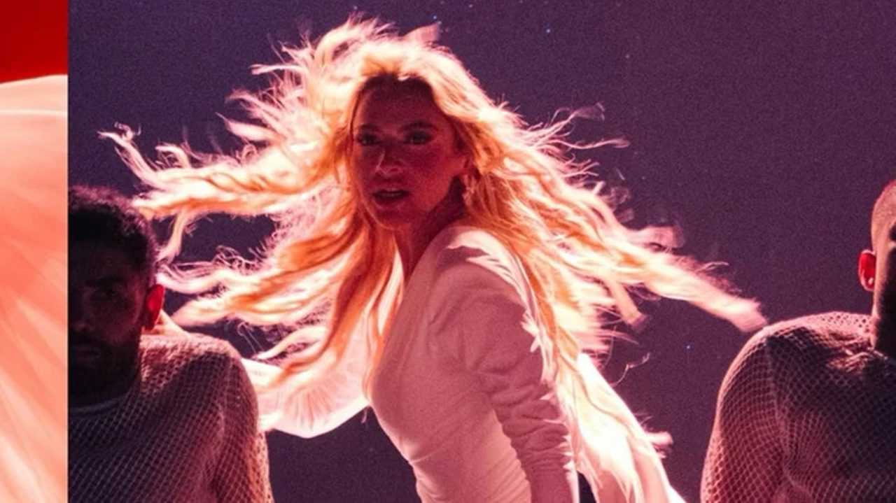 Hadise'den Sosyal Medya Yasağına Sert Tepki 4 Hadiseden Sosyal Medya Yasagina Sert Tepki 5