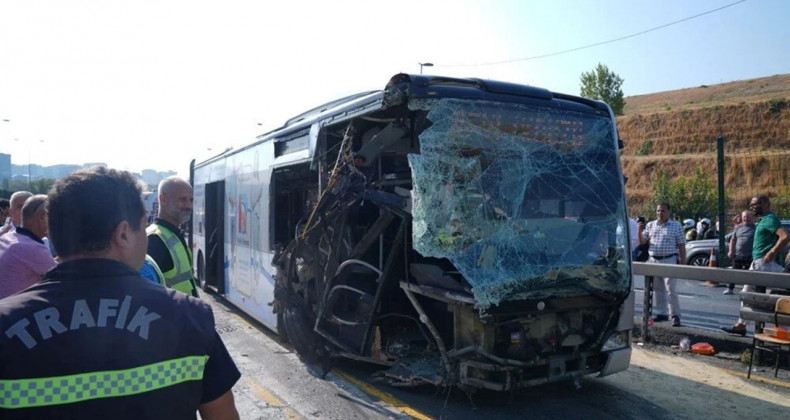 İstanbul Metrobüs Kazası: Ölü ve Yaralılar Var